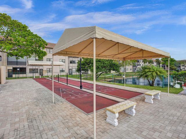 6080 N Sabal Palm Boulevard Unit 305, Tamarac, FL 33319