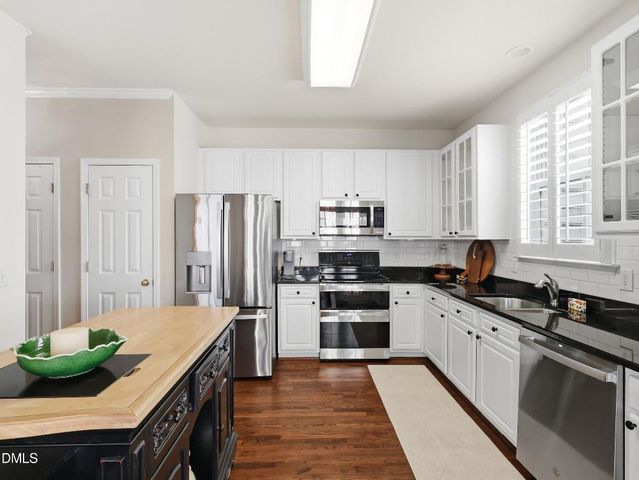 300 Nottinghill Walk, Apex, NC 27502