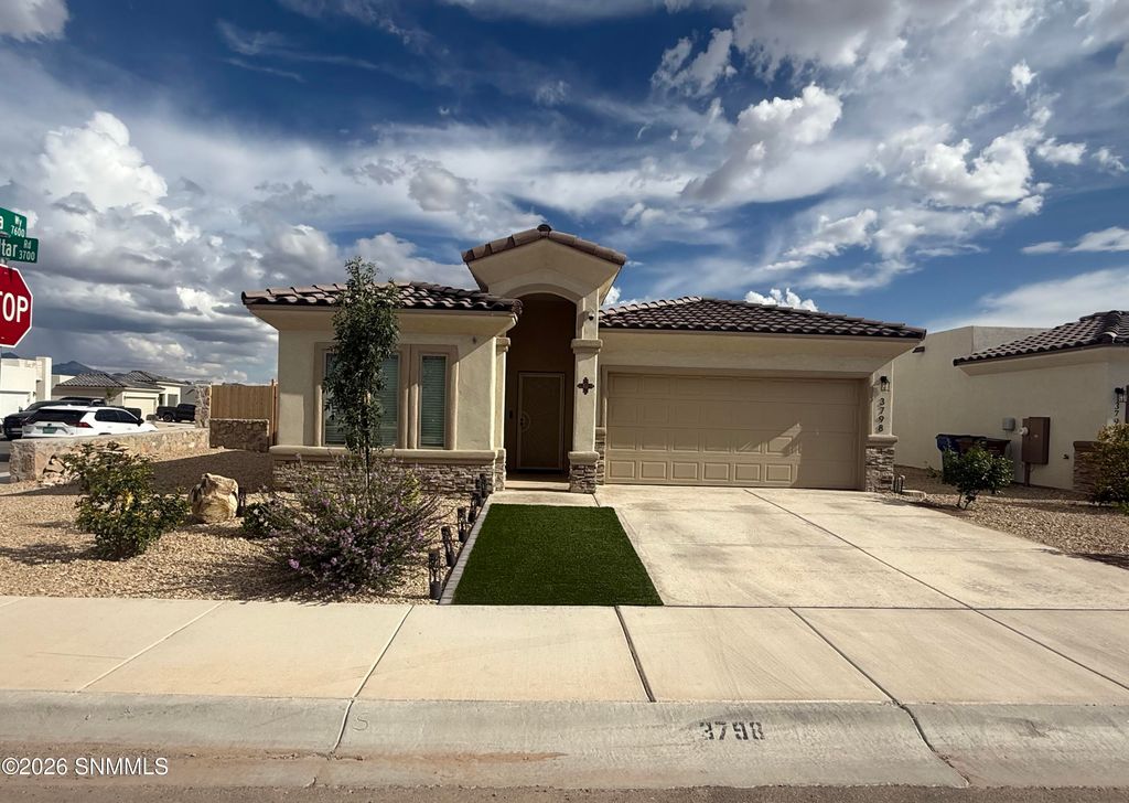 3798 Gibraltar Road, Las Cruces, NM 88012