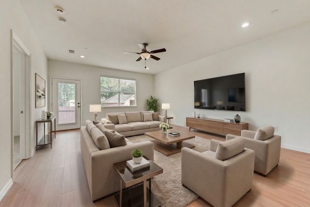 233 Heritage Hill Drive, Lewisville, TX 75067