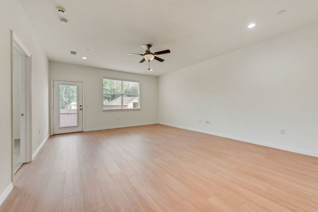 233 Heritage Hill Drive, Lewisville, TX 75067