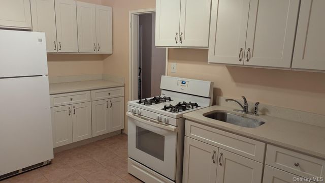 94-30 58th Avenue 5K, Elmhurst, NY 11373