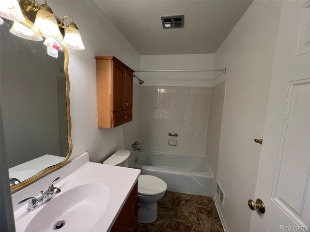 2638 Patrick Henry Court, Auburn Hills, MI 48326