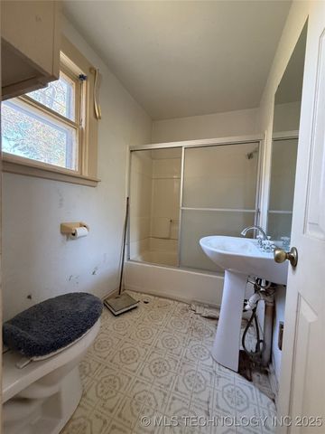 114 E Vinita, Sulphur, OK 73086