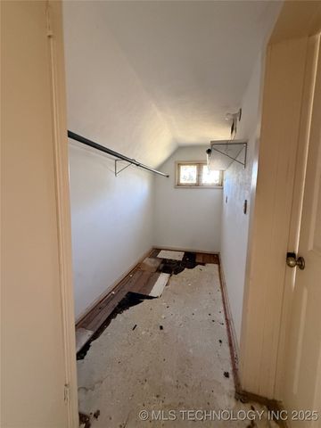 114 E Vinita, Sulphur, OK 73086