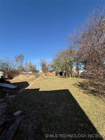 114 E Vinita, Sulphur, OK 73086