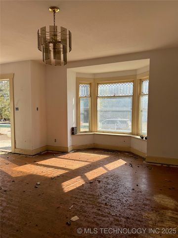 114 E Vinita, Sulphur, OK 73086