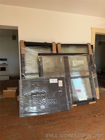 114 E Vinita, Sulphur, OK 73086