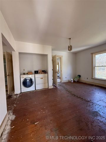 114 E Vinita, Sulphur, OK 73086