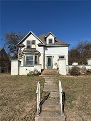 114 E Vinita, Sulphur, OK 73086