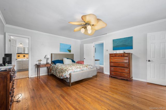 3 Demott Avenue, Rockville Centre, NY 11570