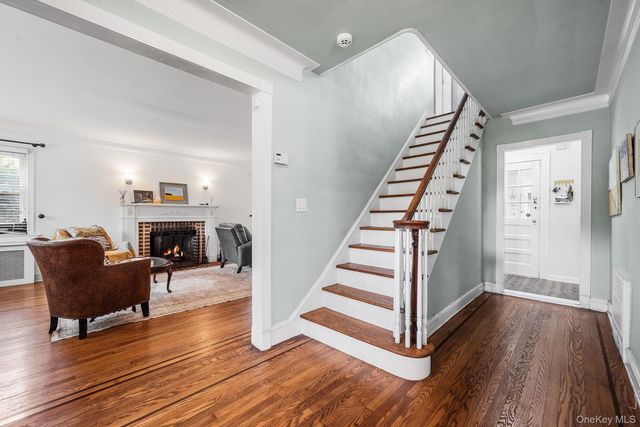 3 Demott Avenue, Rockville Centre, NY 11570