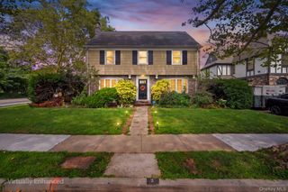 3 Demott Avenue, Rockville Centre, NY 11570