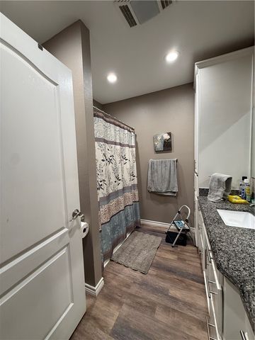 1700 S Cameron St, Alice, TX 78332