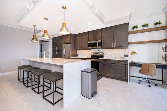 16300 COUNTY ROAD 455 502, Montverde, FL 34756