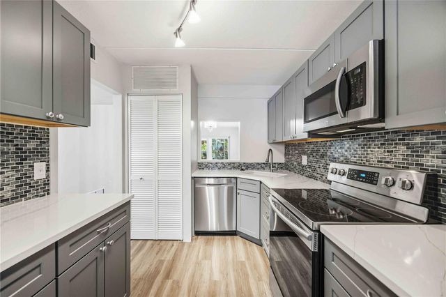 270 SANTA MARIA STREET 104, Venice, FL 34285