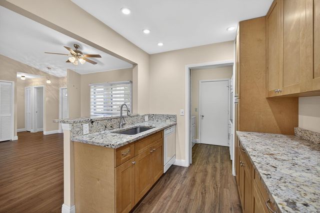 160 Ramblewood Circle, Royal Palm Beach, FL 33411