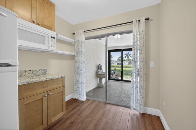 160 Ramblewood Circle, Royal Palm Beach, FL 33411