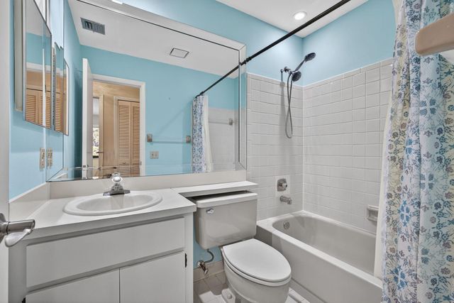 160 Ramblewood Circle, Royal Palm Beach, FL 33411