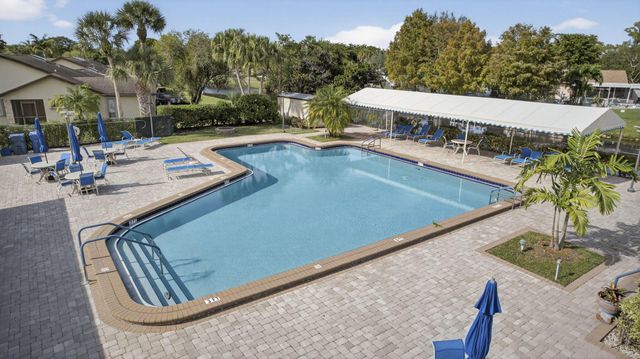 160 Ramblewood Circle, Royal Palm Beach, FL 33411