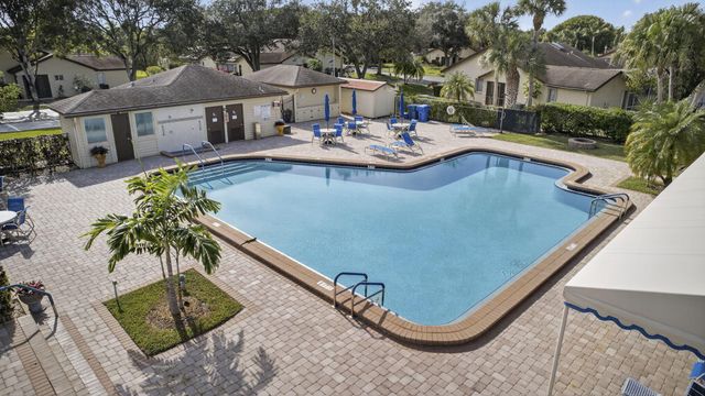 160 Ramblewood Circle, Royal Palm Beach, FL 33411