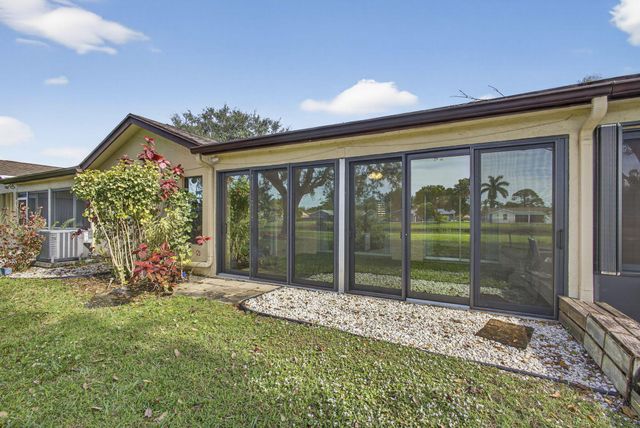 160 Ramblewood Circle, Royal Palm Beach, FL 33411