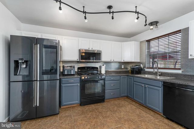 2520 OLD FARM DR, Vineland, NJ 08361