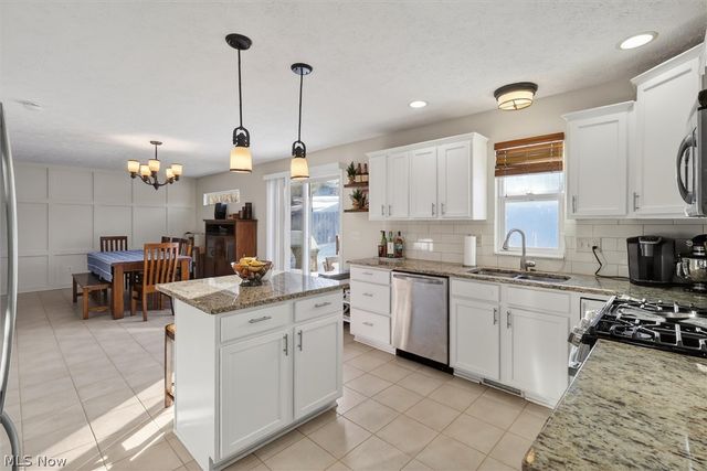 7477 Ludwin Drive, Seven Hills, OH 44131