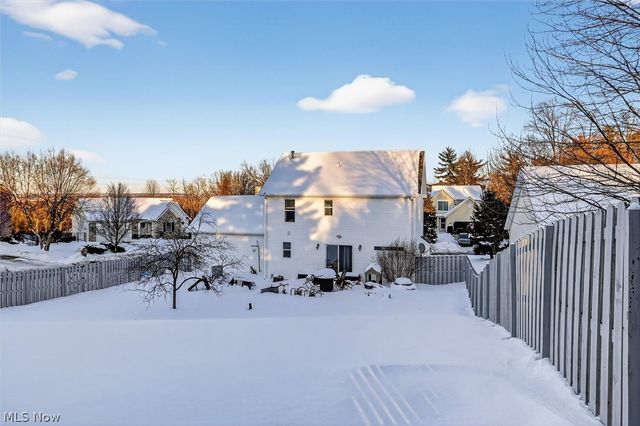 7477 Ludwin Drive, Seven Hills, OH 44131