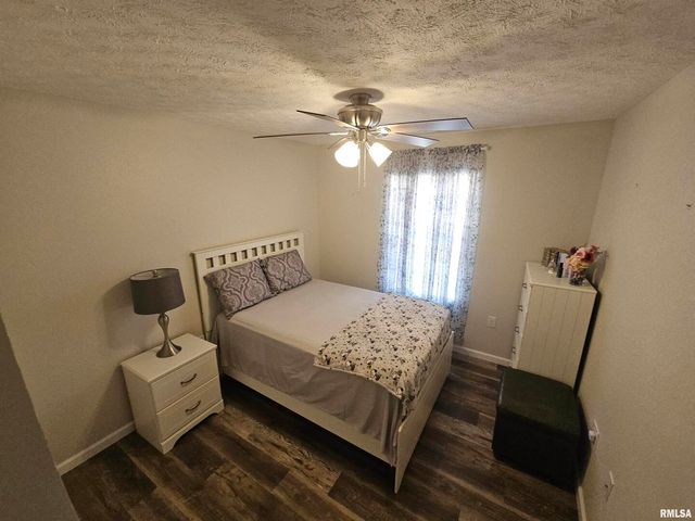 6 BROOKHAVEN Drive, Mt Vernon, IL 62864