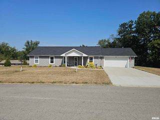 6 BROOKHAVEN Drive, Mt Vernon, IL 62864