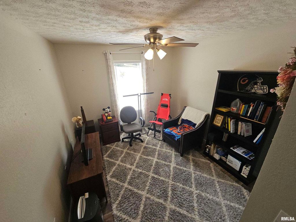 Image 13 of property listing at 6 BROOKHAVEN Drive, Mt Vernon, IL 62864