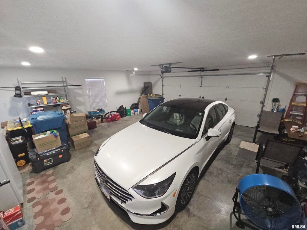 Image 18 of property listing at 6 BROOKHAVEN Drive, Mt Vernon, IL 62864