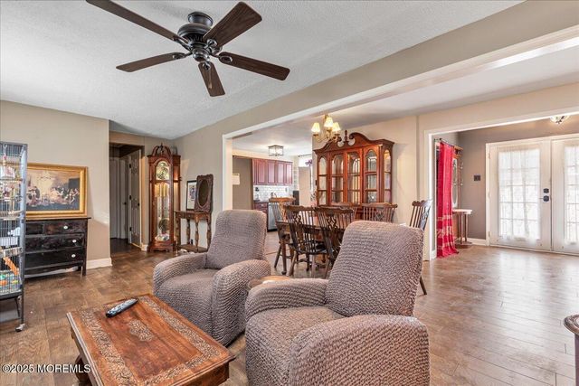 37 Beaconlight Avenue, Keansburg, NJ 07734