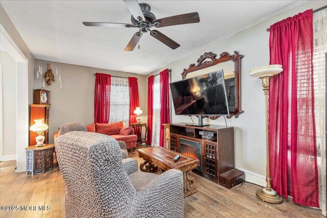 37 Beaconlight Avenue, Keansburg, NJ 07734