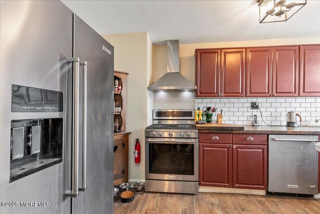 37 Beaconlight Avenue, Keansburg, NJ 07734