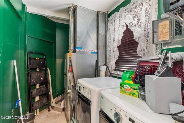 37 Beaconlight Avenue, Keansburg, NJ 07734