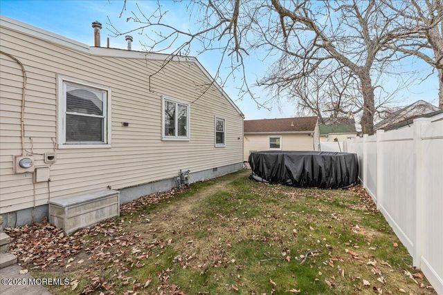 37 Beaconlight Avenue, Keansburg, NJ 07734