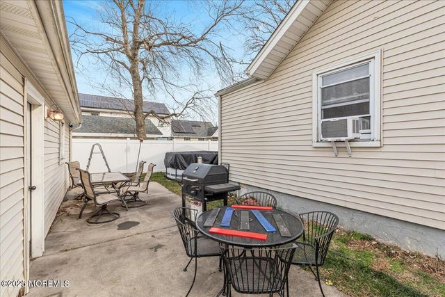 37 Beaconlight Avenue, Keansburg, NJ 07734