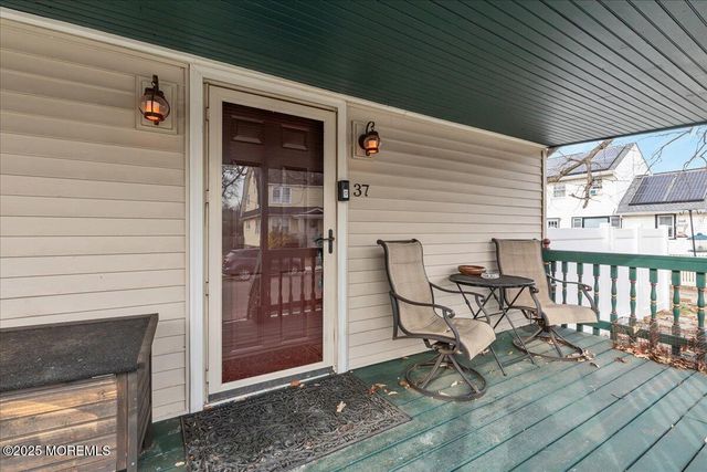 37 Beaconlight Avenue, Keansburg, NJ 07734