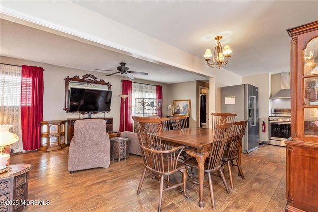 37 Beaconlight Avenue, Keansburg, NJ 07734