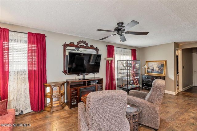 37 Beaconlight Avenue, Keansburg, NJ 07734