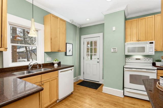 511 W 22nd Street, Minneapolis, MN 55405