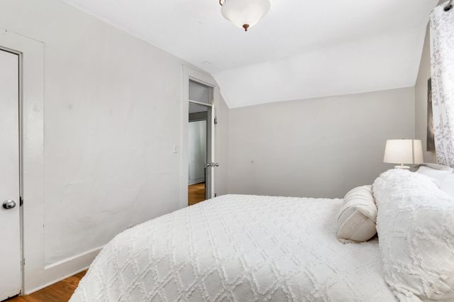 511 W 22nd Street, Minneapolis, MN 55405