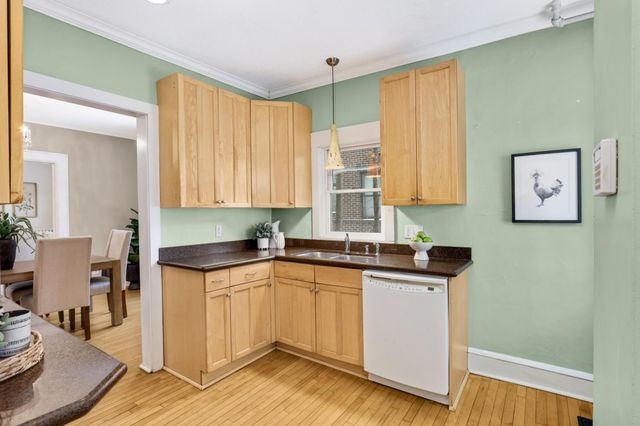 511 W 22nd Street, Minneapolis, MN 55405