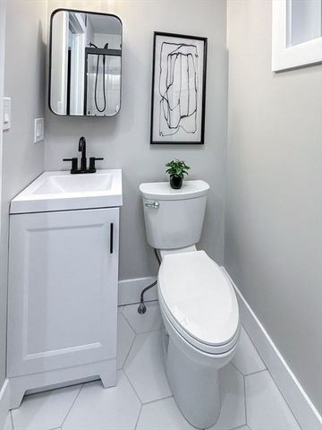 469 Washington Ave B, Chelsea, MA 02150