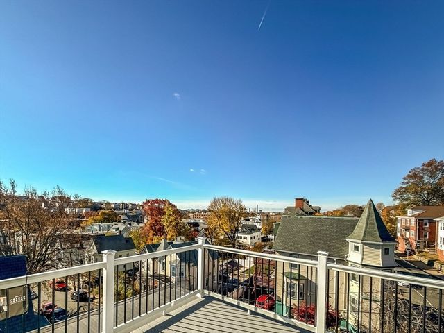 469 Washington Ave B, Chelsea, MA 02150