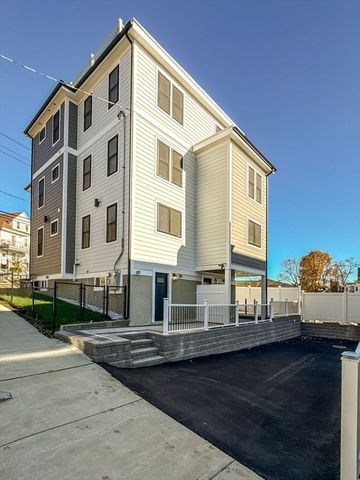 469 Washington Ave B, Chelsea, MA 02150