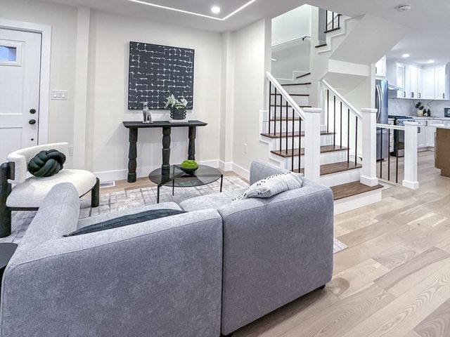 469 Washington Ave B, Chelsea, MA 02150