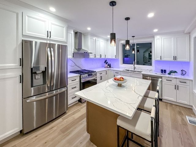 469 Washington Ave B, Chelsea, MA 02150